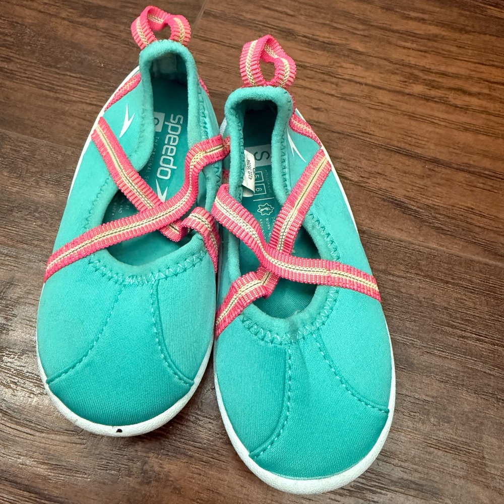 Speedo Water Shoes Turquoise and Pink “Mary Jane” Design